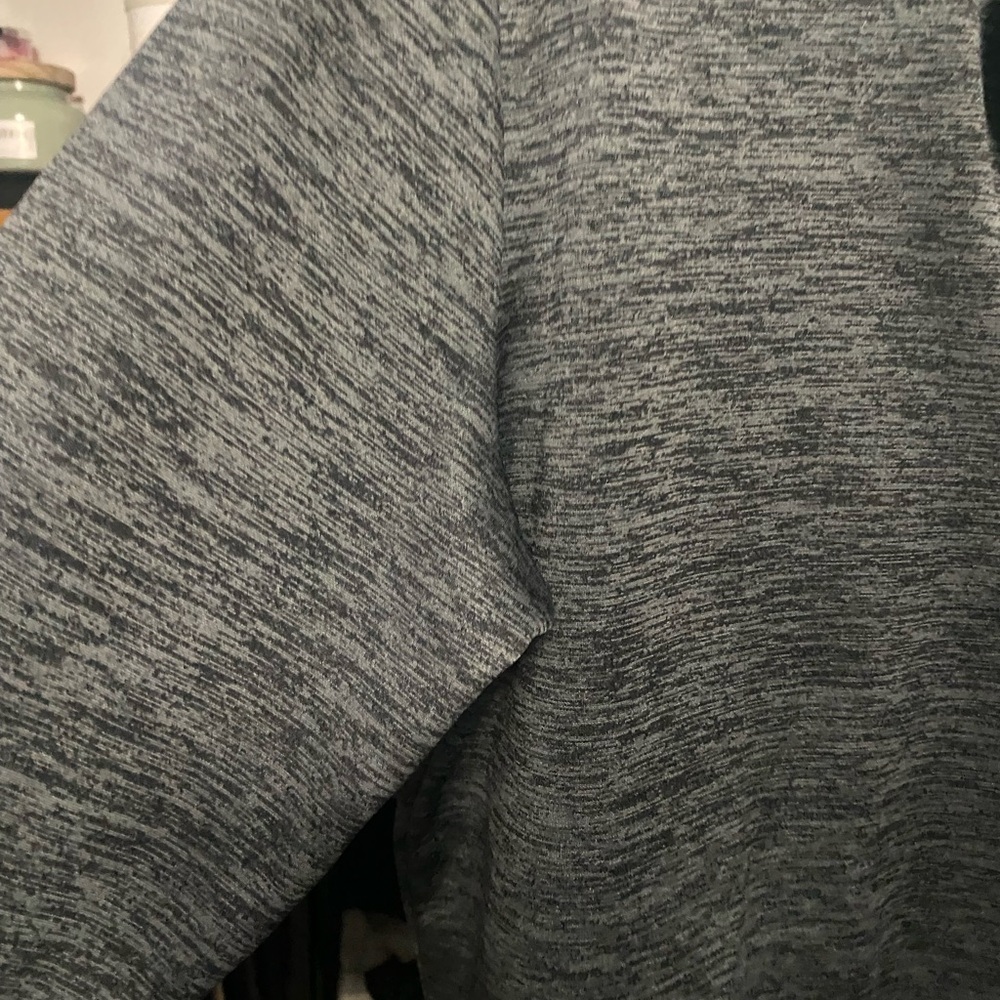 Sweatshirt - Picture 2 of 4